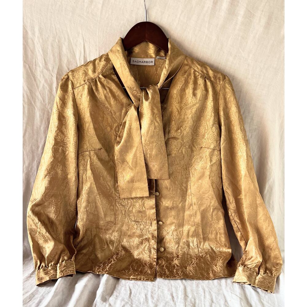 Gorgeous Sag Harbor Button Blouse with Pleating Small